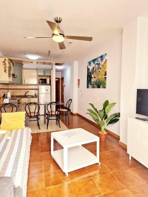 Comfortable Centrally Located Apartment Playa Feñabe Buitenkant foto