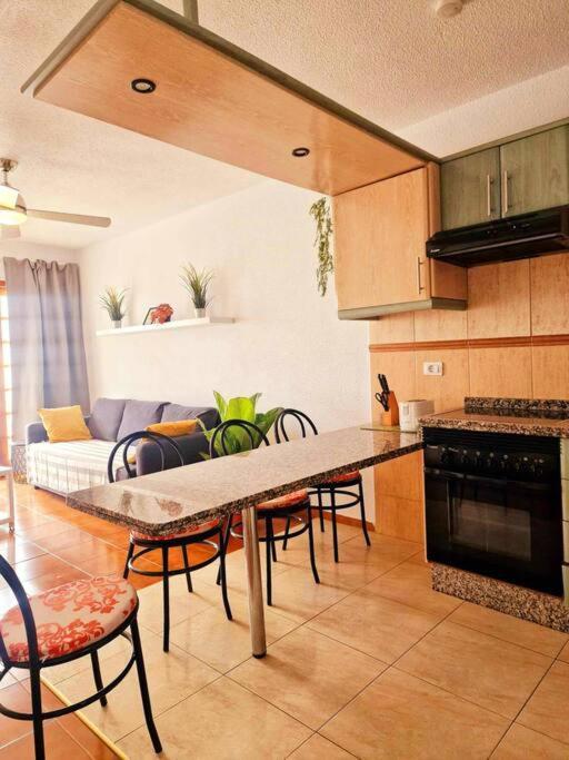 Comfortable Centrally Located Apartment Playa Feñabe Buitenkant foto