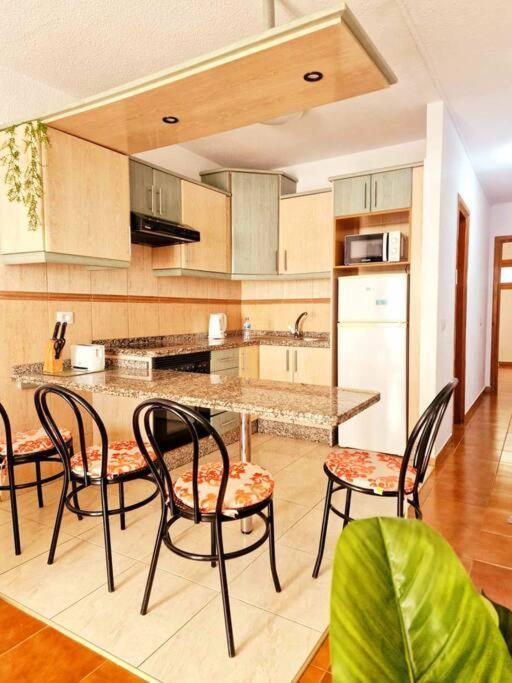 Comfortable Centrally Located Apartment Playa Feñabe Buitenkant foto